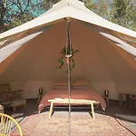 Bell Tent In Voedselbos *