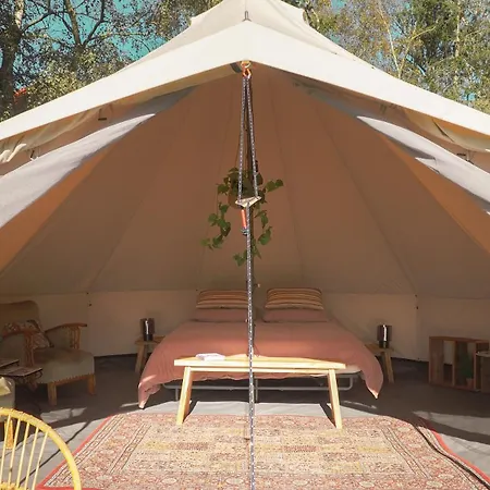 Bell Tent In Voedselbos *
