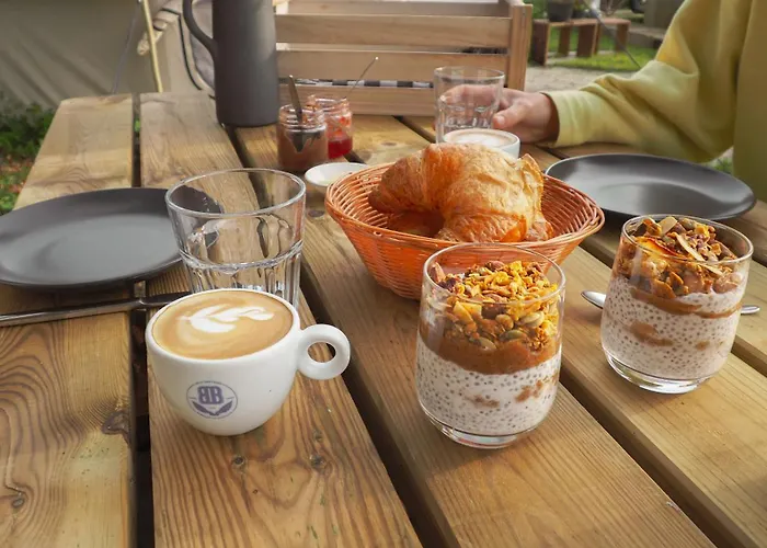 Luksusowy namiot Bell Tent In Voedselbos